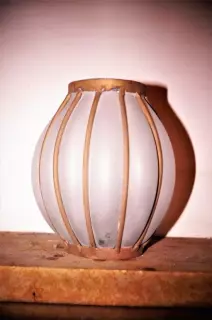 Sklo foukané do železa/váza olivová